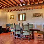Вилла Casale Giotto By Posarellivillas