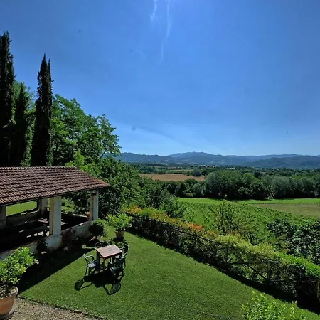 Villa Casale Giotto By Posarellivillas *