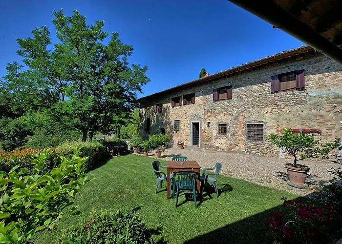 Villa Casale Giotto By Posarellivillas