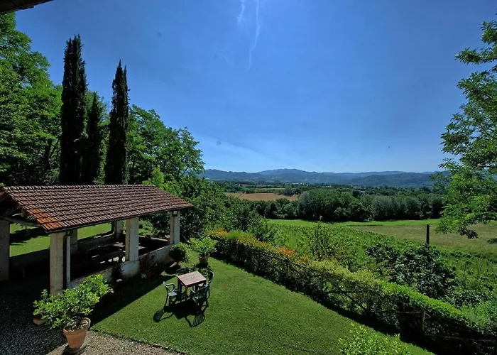 Villa Casale Giotto By Posarellivillas *